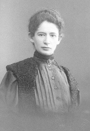 Klara Hamburger, 1906